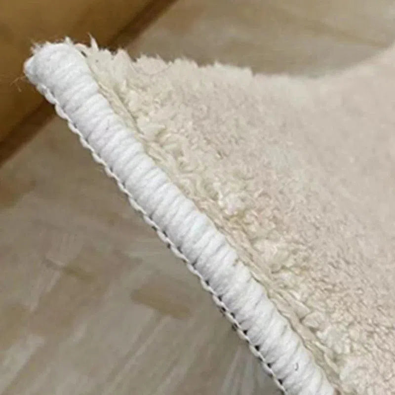 Tapete Irregular Oval Plush Nidus House — Macio, Antiderrapante e Lavável